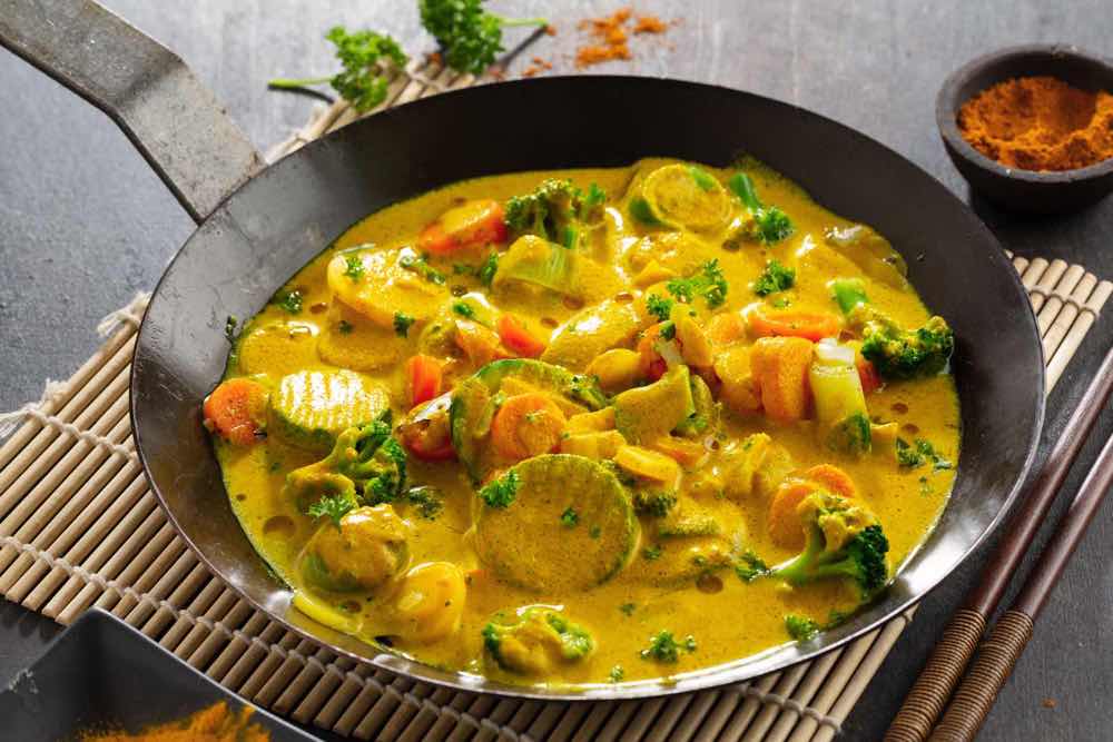 Kokosowa patelnia curry z warzywami - dieta ketogeniczna - przepisy dla pocza?tkuja?cych